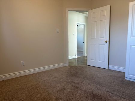 For Lease - 28 Collins Crescent Unit# Upper, Aurora, Ontario - Photo 2