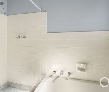 Open the door to easy living by the coast - Photo 6