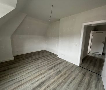 Zentrale Dachgeschosswohnung in Krefeld! - Photo 3