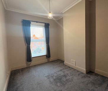 4 Bed Semi-Detached House, Woodchurch Lane, CH42 - Photo 6