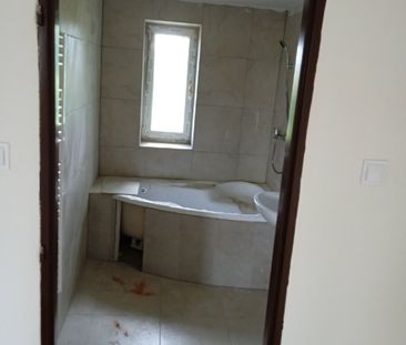 Pronájem bytu 2+kk 82 m², Horní Loděnice - Fotografie 1