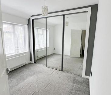 4 bedroom terraced house to rent - Photo 5