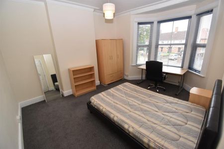 6 bedroom house to rent - Photo 4