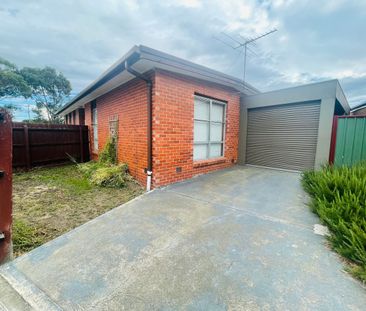 76 fairbairn rd, Sunshine West, VIC 3020 - Photo 2