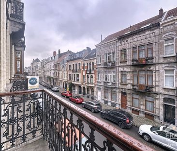 Appartement met 1 slaapkamer en terras te huur in Etterbeek - Photo 5