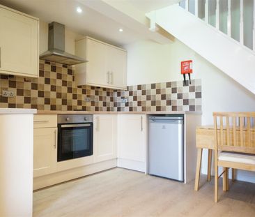 Flat 3 245 Caernarfon Road - Photo 3