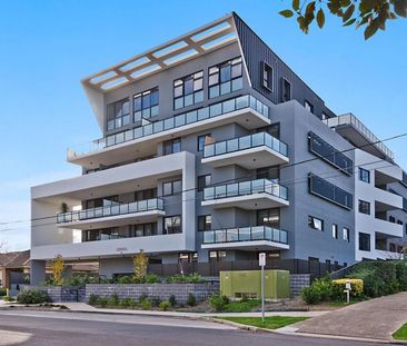 Near New Stylish Two Bedroom Apartment - Photo 1