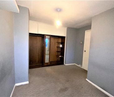 Semi detached house to rent - Photo 2