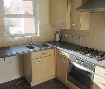 3 bedroom semi-detached house to rent - Photo 5