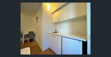 Studio apartment with excellent surrounding & furnished. Self-contained. Have your own privacy. - Photo 5