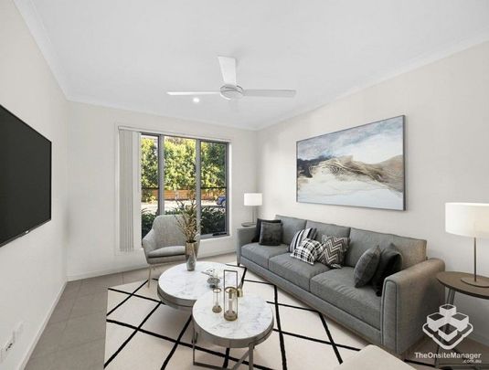 Well positioned Townhouse - Photo 1