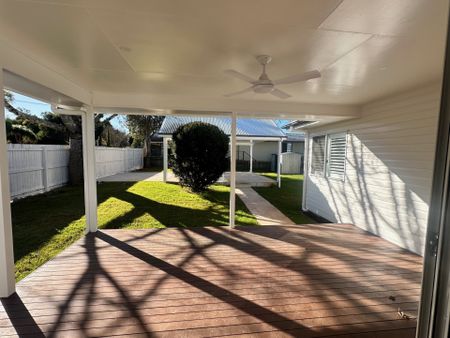 98 Curzon Street, East Toowoomba - Photo 5