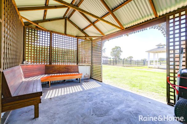Renovated home on 4.5 acres Available 14/10/25!!! - Photo 1
