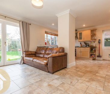 4 bedroom detached house to rent - Photo 5