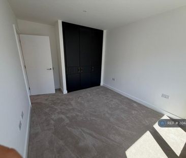 3 bedroom flat to rent - Photo 2