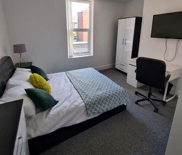 1 bedroom in a house share to rent - Photo 1