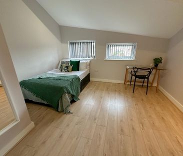 6 bedroom terraced house to rent - Photo 1