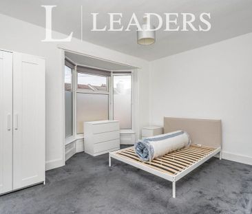 4 bedroom terraced house to rent - Photo 3