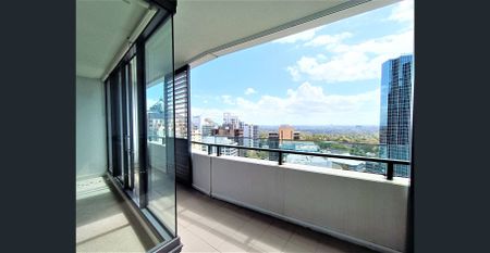Signature building Era Apartment in Chatswood:- 1 Bed, 1 Bath, 1 CS - Photo 5
