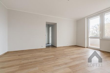 Przestronna kawalerka z balkonem w budynku z windą na osiedlu Stałym w Jaworznie do wynajęcia - Photo 3