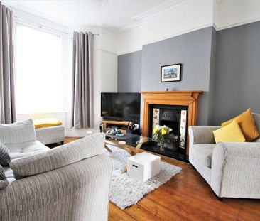 2 bedroom end of terrace house to rent - Photo 1
