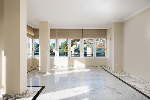 Piso de alquiler en Avenida del Pintor Joaquín Sorolla, Limonar - Photo 1