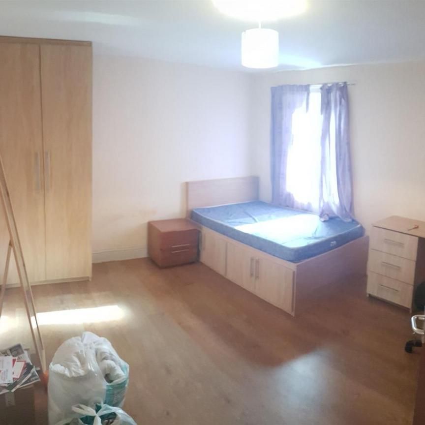 5 bedroom house to rent - Photo 2