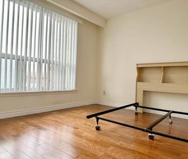 Finch/Victoria Park 2bd apartment available - Photo 4