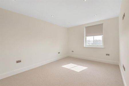 4 bedroom detached house to rent - Photo 5