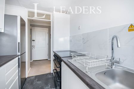 2 bedroom apartment to rent Belle Vue Road, Bournemouth, BH6 - Photo 5