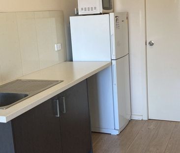 STUDIO/BEDSIT - Photo 4