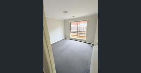 Perfect Family Home – Freshly Updated & Ideally Located - Photo 4