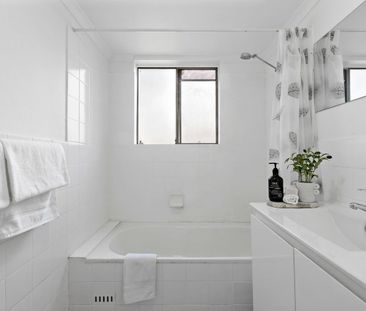 Beautifully Presented 1 Bedroom Apartment - Photo 6