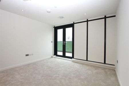 3 bedroom flat to rent - Photo 2