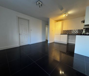 4 Bed Flat, Lake View, SO16 - Photo 5