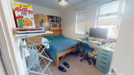 4 bedroom terraced house to rent - Photo 2