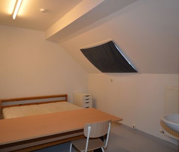 Budgetvriendelijke studentenkamer op toplocatie te hartje Geel. - Foto 6