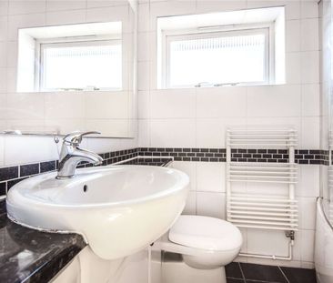 A well presented three bedroom detached family house situated in qu... - Photo 6