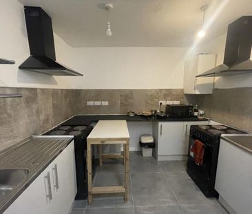 1 bedroom in a house share to rent - Photo 4