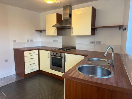 2 bedroom flat to rent - Photo 5