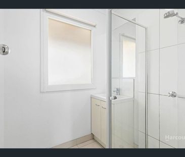 Conveniently located 3 bedroom home! - Photo 4