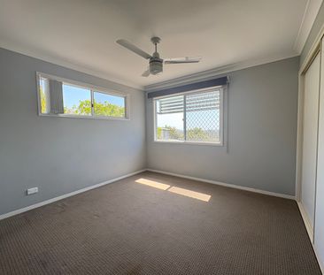 Townhouse Located in a Quiet Complex - Photo 6