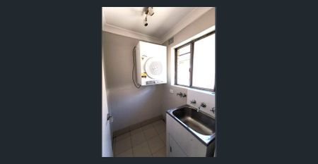 2 B/R UNIT, WITH TILES FLOORING. CLOSE TO SCHOOL. WALK TO SATION & SHOPS. - Photo 4