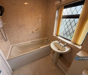 3 bedroom semi-detached house to rent - Photo 6