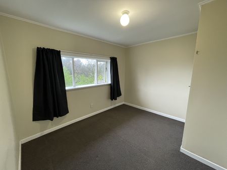 Cozy 1-Bedroom Flat in Melrose - Photo 4