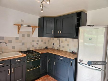 2 bedroom terraced house to rent - Photo 4