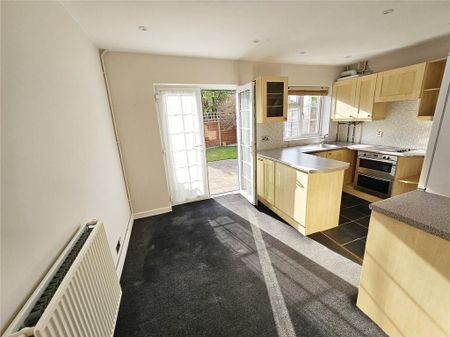 3 bedroom end of terrace house to rent - Photo 2