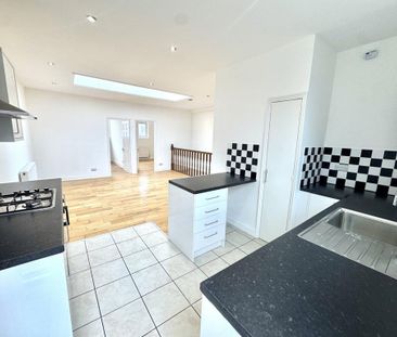 2 bedroom flat to rent - Photo 6