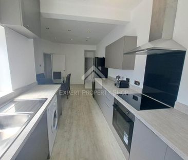 1 bedroom in a house share to rent - Photo 3