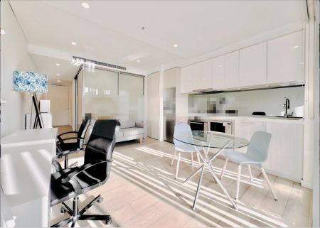 Studio-007 - Photo 2